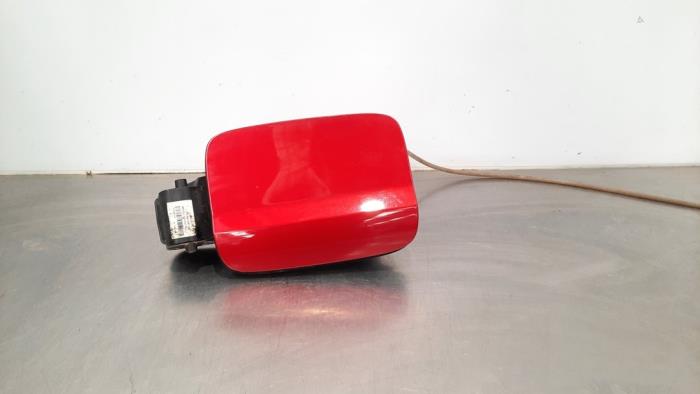 Fuel tank cap trim