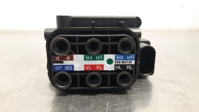 Air suspension valve block