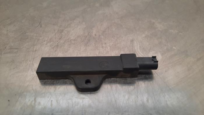 Keyless system antenna