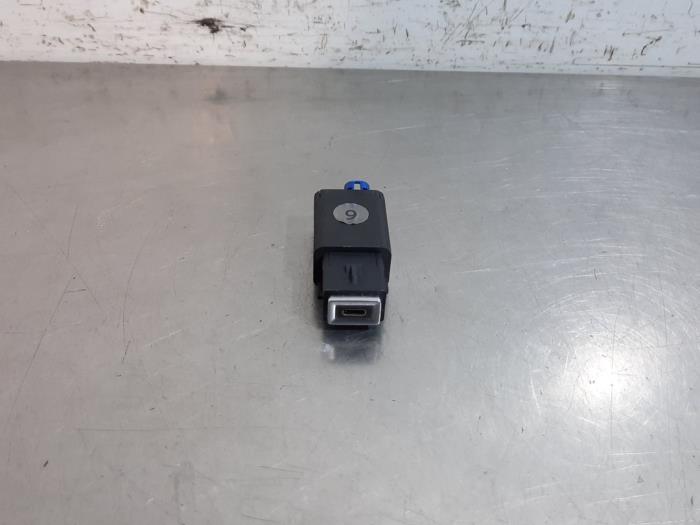 AUX-/USB-Anschluss CITROËN C4 III (BA_, BB_, BC_)