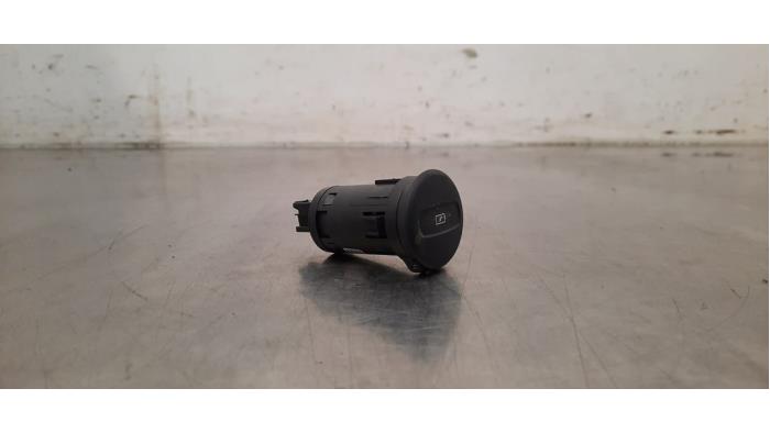 AUX-/USB-Anschluss VOLVO XC40 (536)
