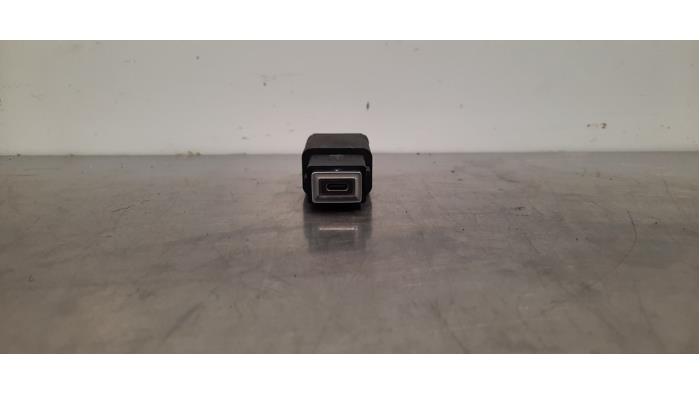 AUX-/USB-Anschluss FIAT 600e / 600 (365_, 364_)