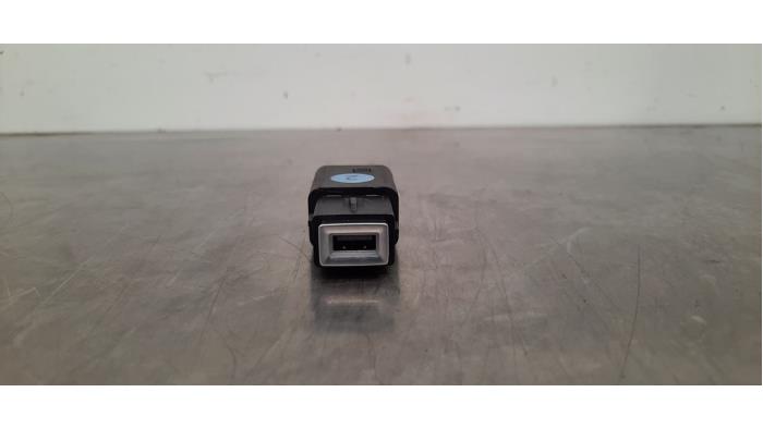 AUX-/USB-Anschluss FIAT 600e / 600 (365_, 364_)