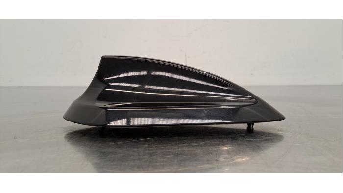 Roof (GPS) antenna cover