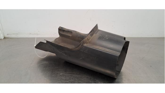 Strut dust boot