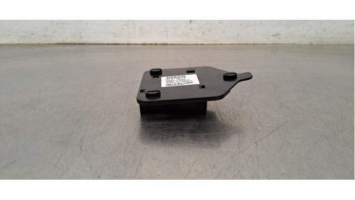 AUX-/USB-Anschluss VOLVO V60 II Cross Country (227)