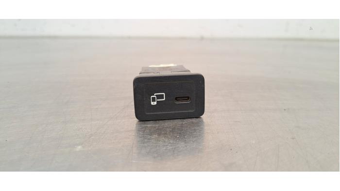 AUX-/USB-Anschluss MERCEDES-BENZ SPRINTER 3-t Van (B910)