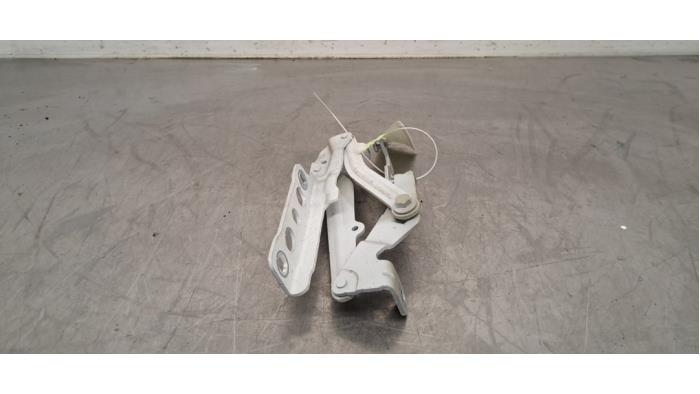 Bonnet hinge PEUGEOT 3008 II SUV (MC_, MR_, MJ_, M4_)