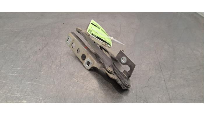 Bonnet hinge PEUGEOT 3008 II SUV (MC_, MR_, MJ_, M4_)