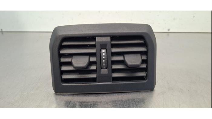 Lufteinlass - hinten BMW 1 (F40)