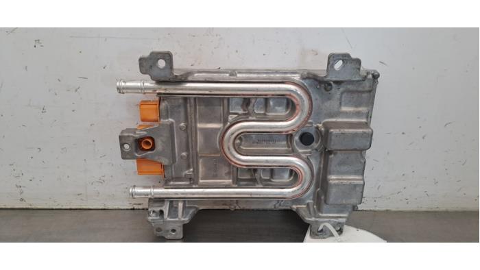 Voltage converter inverter