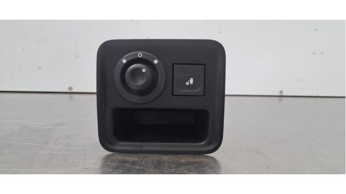 Wing mirror switch