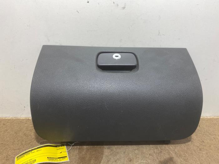 Glove box lid