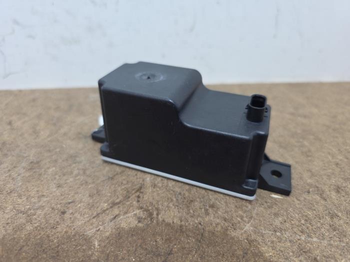 Voltage converter module