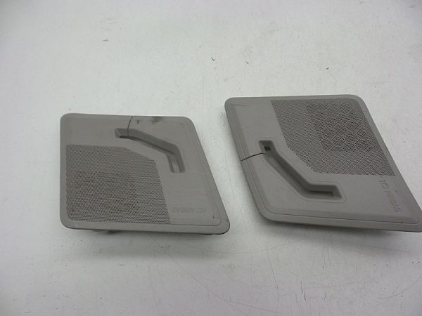 Seatbelt trim