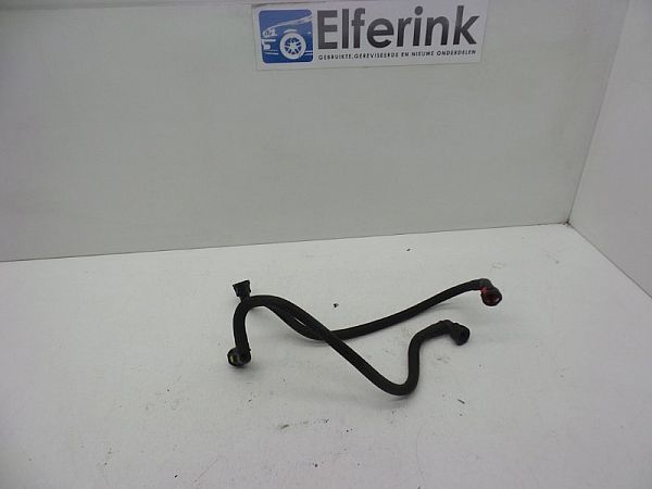 Oil cooling pipe