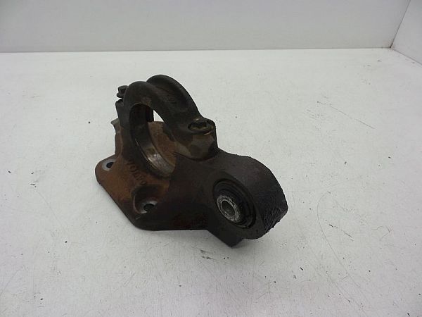Drive shaft support bearing and bracket
