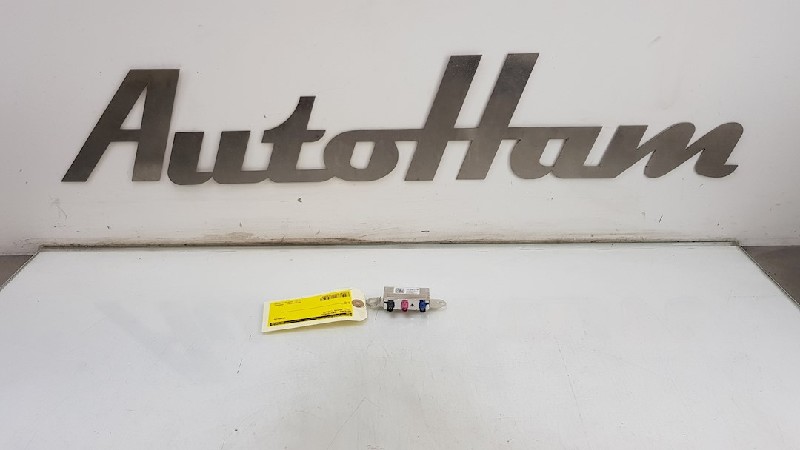 Wzmacniacz antenowy OPEL ASTRA K Sports Tourer (B16)