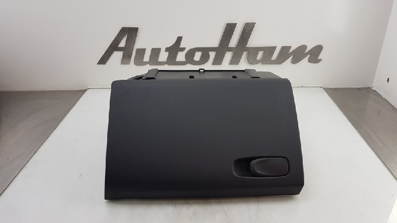 Handskerum VOLVO V40 Hatchback (525, 526)