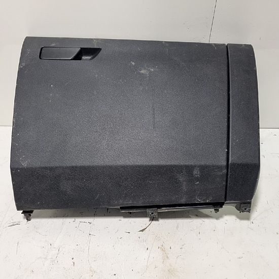 Handskerum SEAT LEON Sportstourer (KL8)