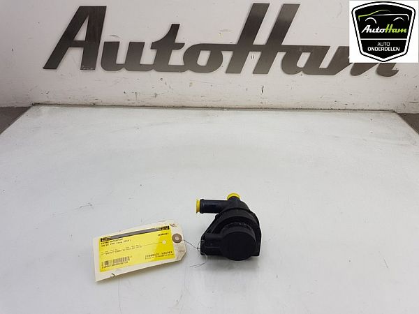Water pump VOLVO V40 Hatchback (525, 526)