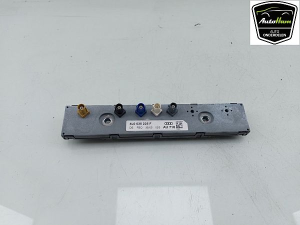 Wzmacniacz antenowy AUDI Q7 (4LB)