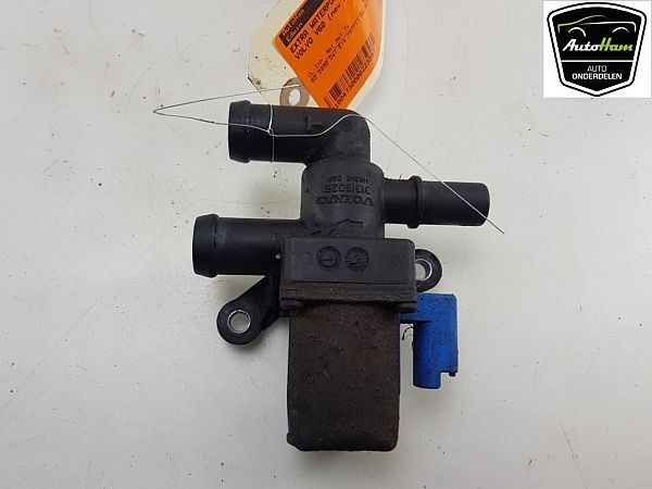 Water pump VOLVO V60 I (155, 157)