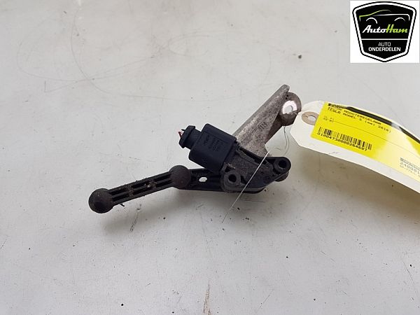 Air suspension height sensor