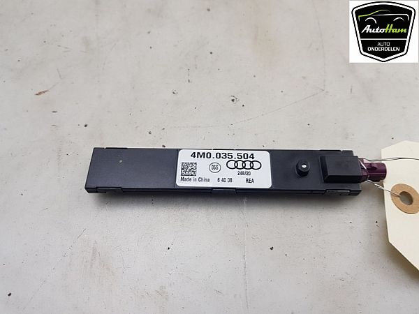 Wzmacniacz antenowy PORSCHE TAYCAN (Y1A)