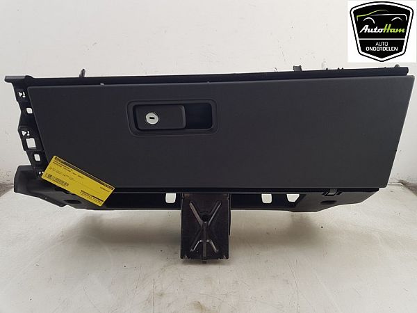 Handskerum PORSCHE TAYCAN (Y1A)