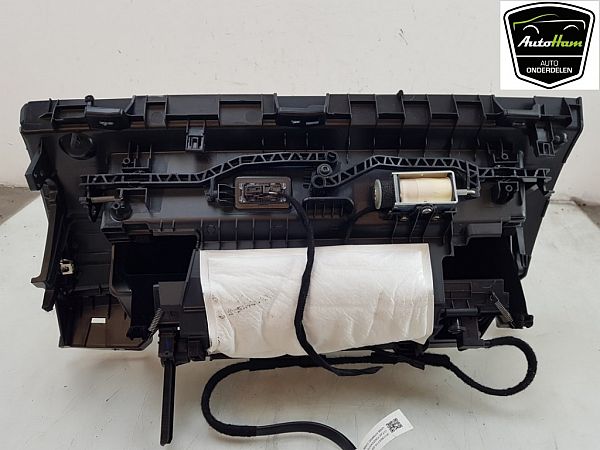 Handskerum TESLA MODEL 3 (5YJ3)