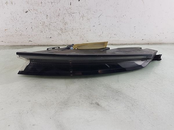 Baglygte PORSCHE TAYCAN (Y1A)