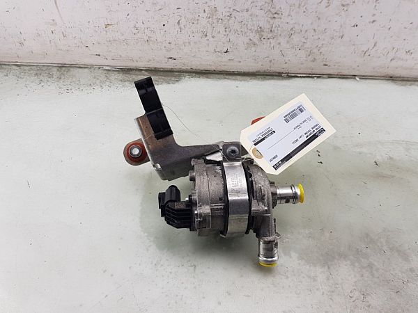 Vannpumpe PORSCHE TAYCAN (Y1A)