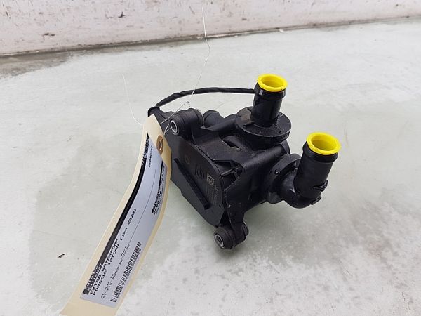 Vannpumpe PORSCHE TAYCAN (Y1A)