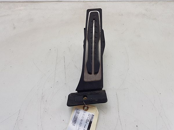 35406889824 : Accelerator pedal - Autoparts24