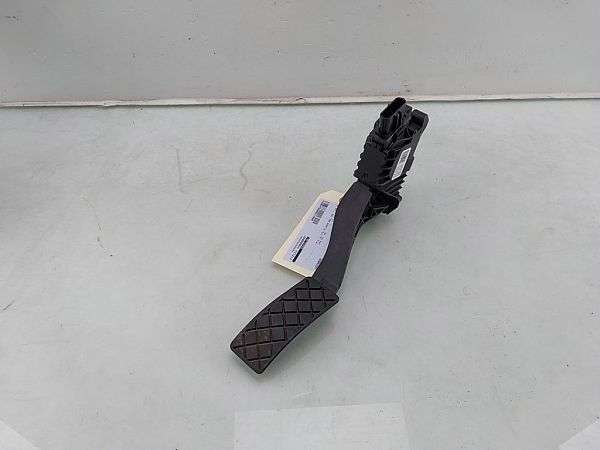 Speederpedal SKODA KAROQ (NU7)
