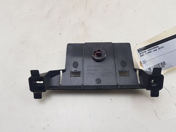 Wzmacniacz antenowy AUDI E-TRON (GEN_)