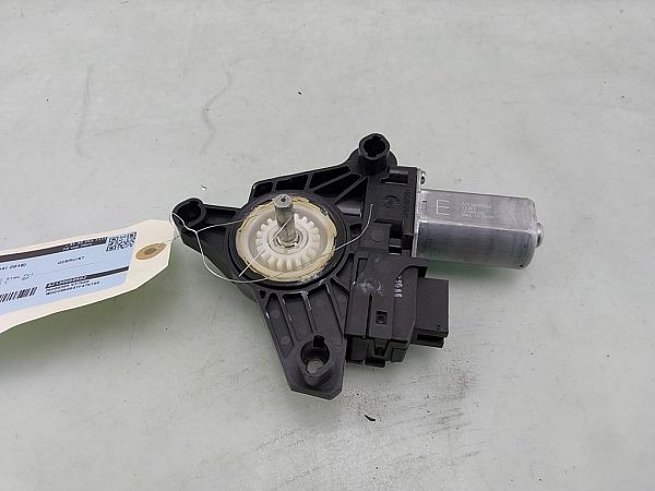 Door window regulator motor