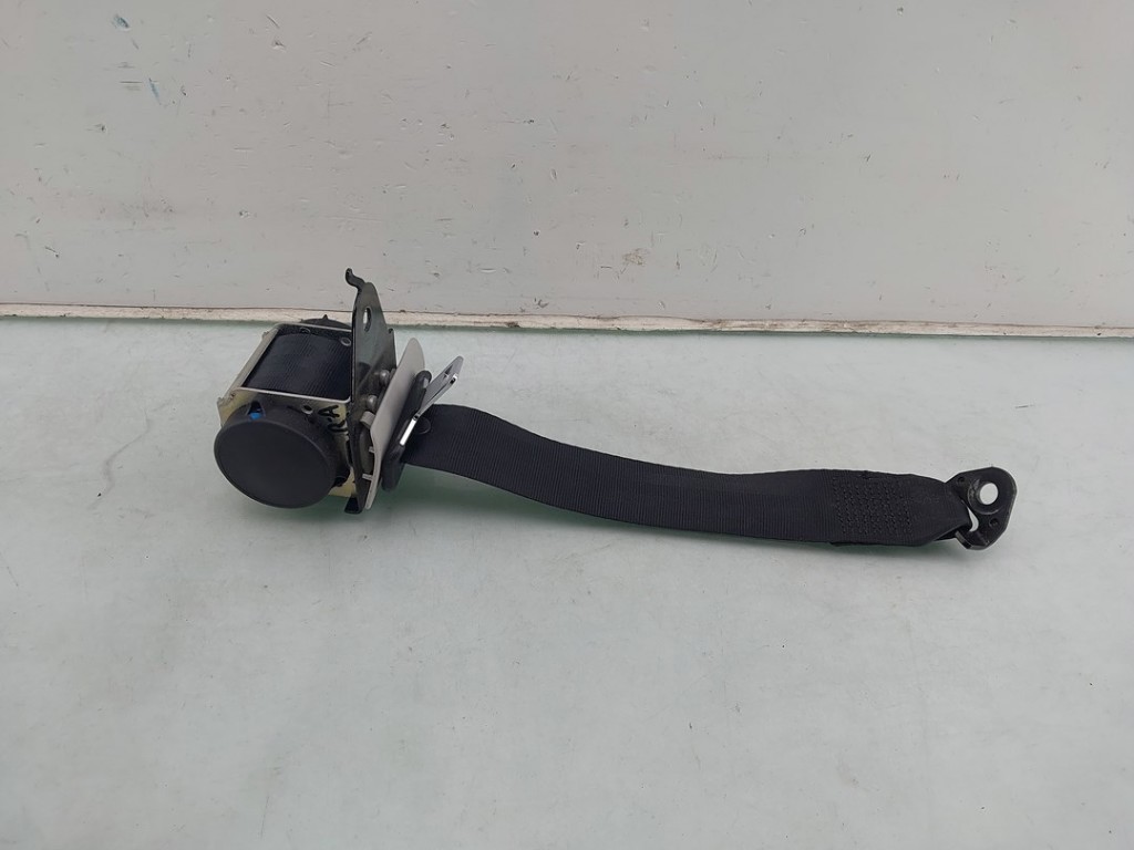 Nissan - Seat belts - rear | Autoparts24