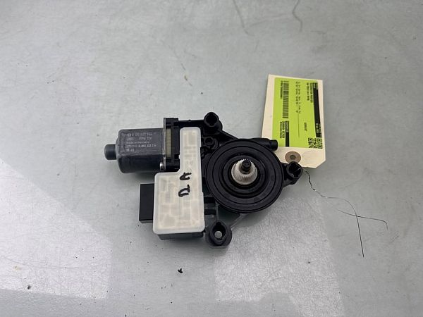 Window regulator motor VW POLO VI (AW1, BZ1, AE1)