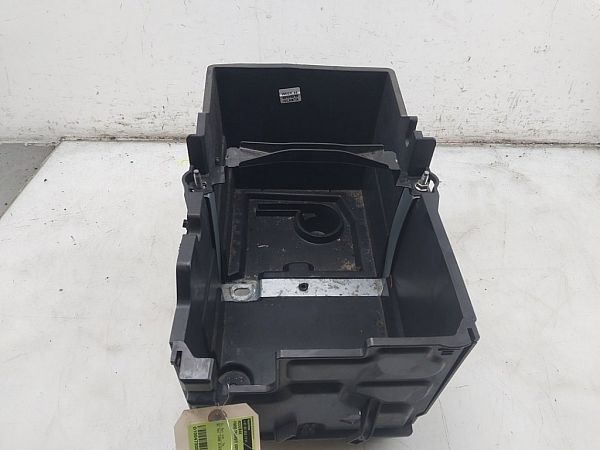 Battery box tray