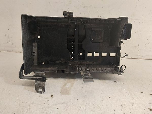 Battery box tray