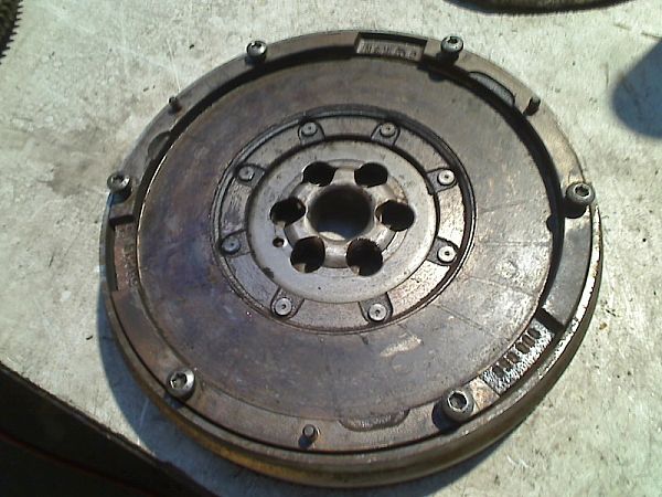 Dual mass flywheel