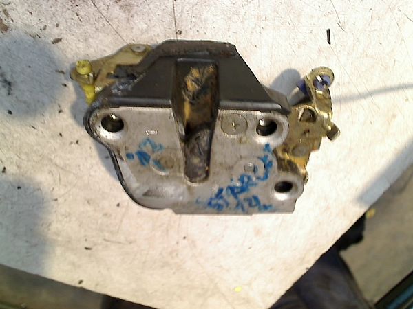 Door lock TOYOTA STARLET (_P8_)