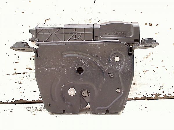 Tailgate boot lock motor