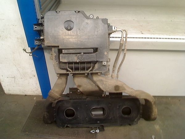 Electric vehicle battery fan