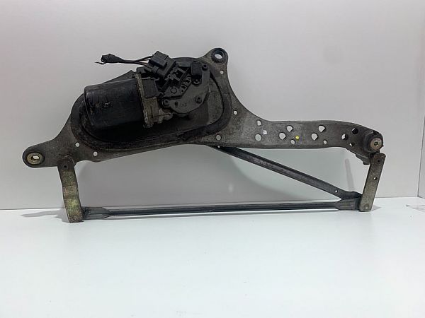 Windshield wiper linkage and motor