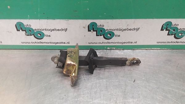 Door lock TOYOTA STARLET (_P8_)