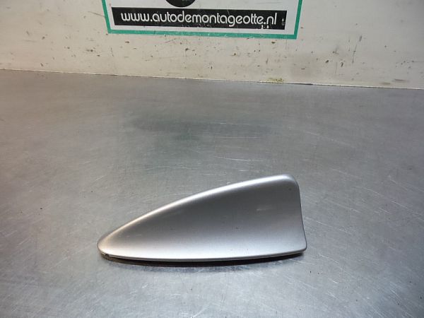 Roof (GPS) antenna cover