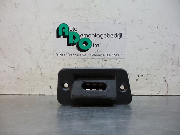 Contacteur de porte coulissante